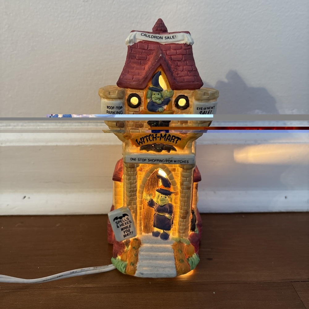 1996 Vintage Cute-n-Creepy Creations Witch-Mart Lighted Halloween House 7" Works